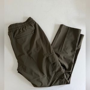 The North Face never stop cargo green pants green size large NWT